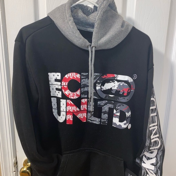 ECHO pull over and NASA pull over hoodie with strings, Large boys, both for 25$ - Picture 2 of 13